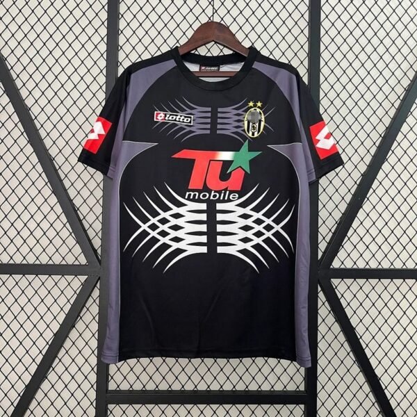 Retro Juventus 2001-2002 away