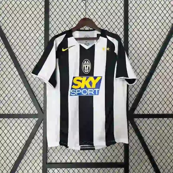 Retro Juventus 2004-2005 home
